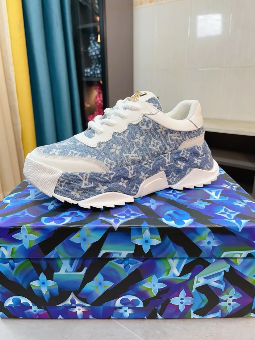 Men's men's shoes 💰580🌸🌸 LV style is novel and fashionable, the upper is made of imported cowhide + LV special materials! Super trendy design! It’s eye-catching! The leather is soft, delicate, shiny and translucent, showing the ultimate in pure handcraftsmanship, and the mesh is soft, comfortable and breathable! Size: 39-44 (38 45 customized)